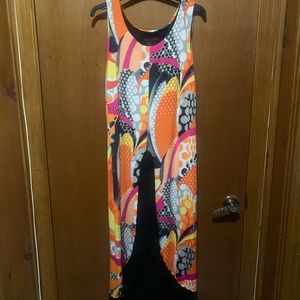 Fun, stylish and super cute detail, bright colors for spring. Like new condition